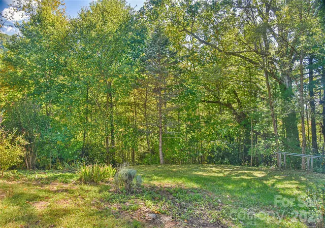 Photo 4 of Single family home for sale at 227 David Ridge Rd, Black Mountain, NC 28711 | MLS# 4435579 | Listing updated on 2026-10-27
