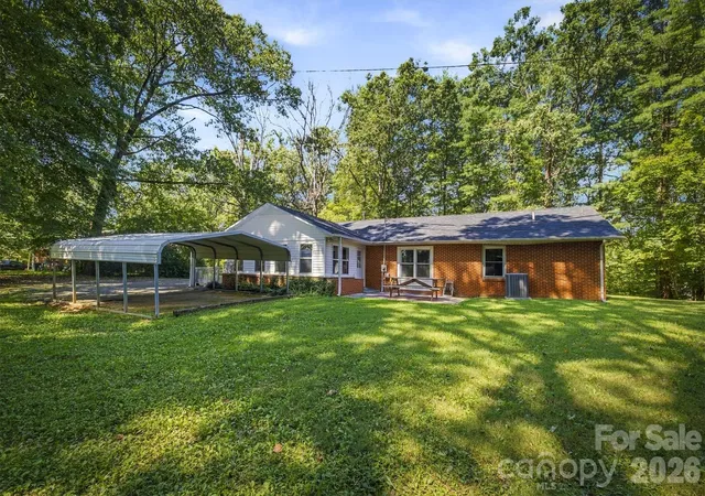 Photo 3 of Single family home for sale at 114 Fairview Rd, Marion, NC 28752 | MLS# 4435580 | Listing updated on 2026-10-22