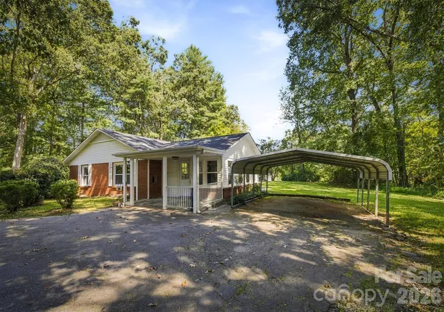 Photo 3 of Single family home for sale at 114 Fairview Rd, Marion, NC 28752 | MLS# 4435580 | Listing updated on 2026-10-22