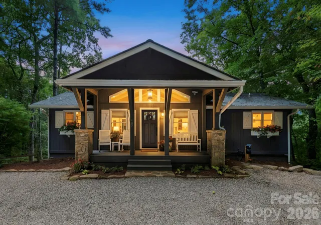 Photo 1 of Single family home for sale at 407 Crescent Moon Ln, Cashiers, NC 28717 | MLS# 4435581 | Listing updated on 2026-10-20
