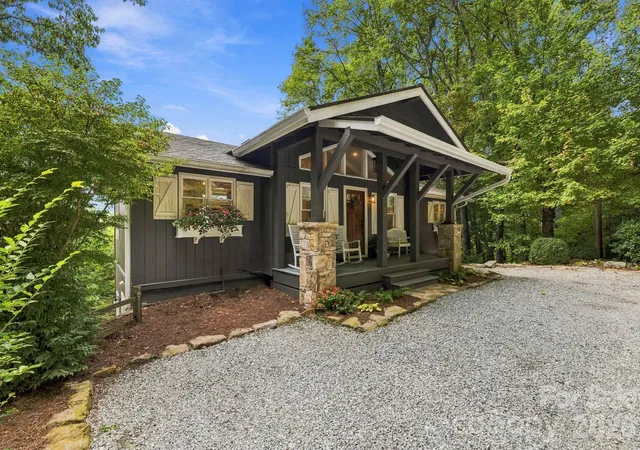 Photo 2 of Single family home for sale at 407 Crescent Moon Ln, Cashiers, NC 28717 | MLS# 4435581 | Listing updated on 2026-10-20