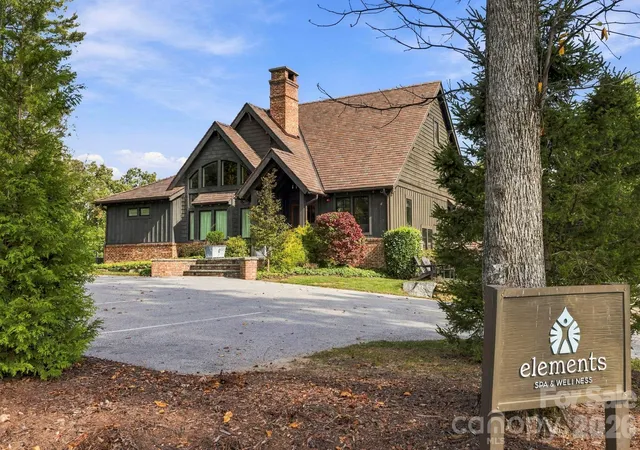 Photo 48 of Single family home for sale at 407 Crescent Moon Ln, Cashiers, NC 28717 | MLS# 4435581 | Listing updated on 2026-10-20