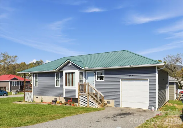 Photo 1 of Single family home for sale at 12 Janie Dr, Clyde, NC 28721 | MLS# 4435588 | Listing updated on 2026-10-30