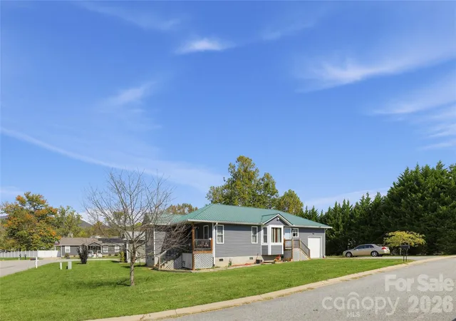 Photo 3 of Single family home for sale at 12 Janie Dr, Clyde, NC 28721 | MLS# 4435588 | Listing updated on 2026-10-30