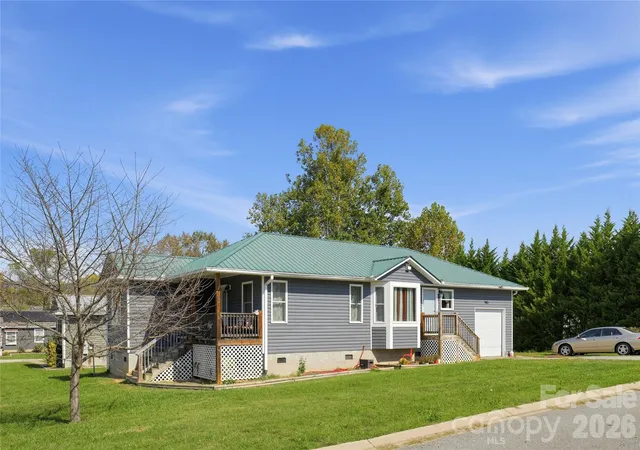 Photo 4 of Single family home for sale at 12 Janie Dr, Clyde, NC 28721 | MLS# 4435588 | Listing updated on 2026-10-30
