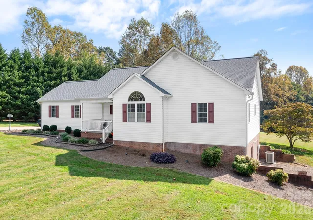 Photo 4 of Single family home for sale at 161 Cherry Blossom Ln, Stony Point, NC 28678 | MLS# 4435605 | Listing updated on 2026-10-18