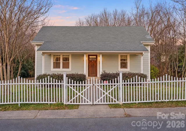 Photo 1 of Single family home for sale at 2815 N Myers St, Charlotte, NC 28205 | MLS# 4435606 | Listing updated on 2026-10-18