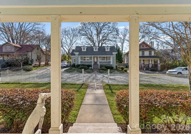 Photo 4 of Single family home for sale at 2815 N Myers St, Charlotte, NC 28205 | MLS# 4435606 | Listing updated on 2026-10-18