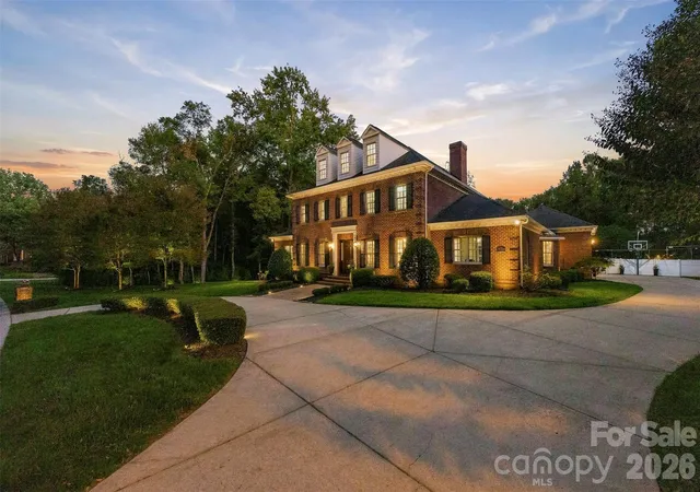 Photo 3 of Mansion for sale at 3236 Shillington Pl, Charlotte, NC 28210 | MLS# 4435610 | Listing updated on 2026-10-22