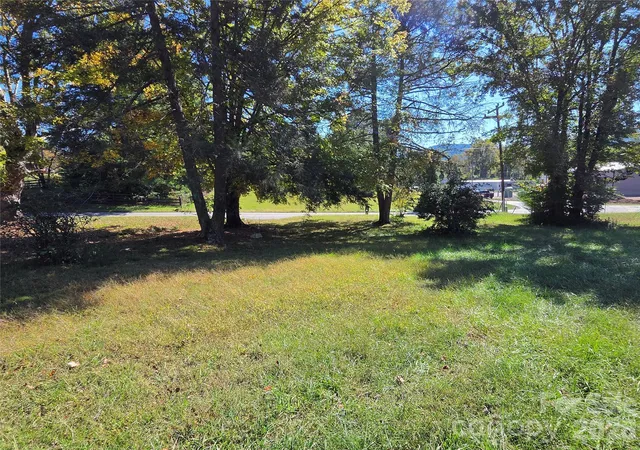 Photo 3 of Single family home for sale at 2220 Enon Rd, Morganton, NC 28655 | MLS# 4435623 | Listing updated on 2026-10-18