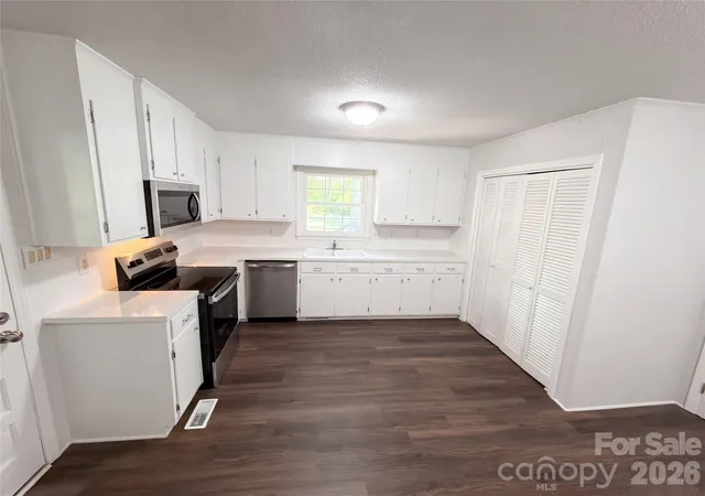 Photo 3 of Single family home for sale at 120 Smith St, Wingate, NC 28174 | MLS# 4435627 | Listing updated on 2026-10-20