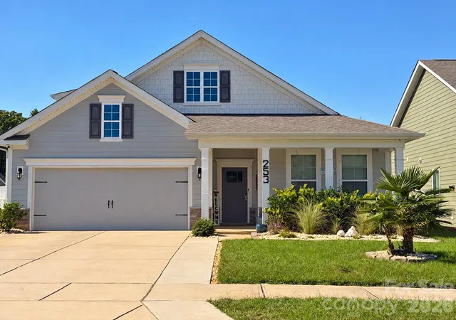 Photo 1 of Single family home for sale at 253 Robinwood Ln, Lake Wylie, SC 29710 | MLS# 4435638 | Listing updated on 2026-10-30