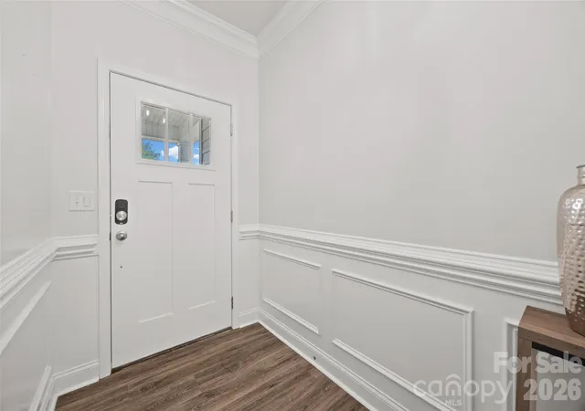 Photo 3 of Single family home for sale at 253 Robinwood Ln, Lake Wylie, SC 29710 | MLS# 4435638 | Listing updated on 2026-10-30