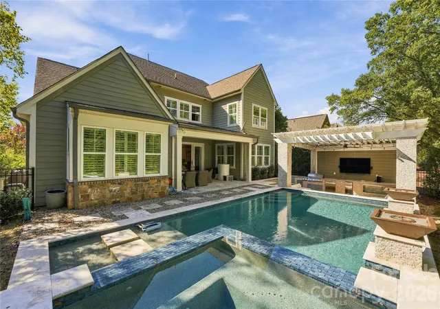 Photo 3 of Single family home for sale at 8916 Blakeney Dr, Charlotte, NC 28277 | MLS# 4435647 | Listing updated on 2026-10-28