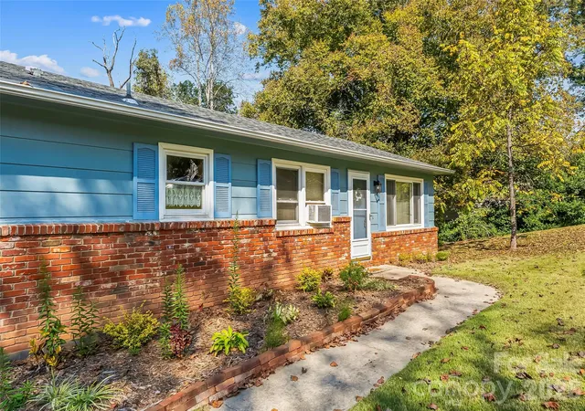 Photo 1 of Single family home for sale at 287 Griggs Rd, Old Fort, NC 28762 | MLS# 4435677 | Listing updated on 2026-10-18