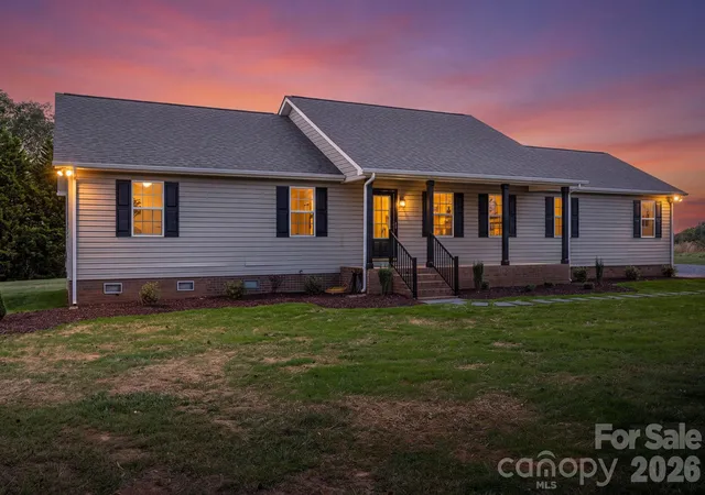 Photo 4 of Single family home for sale at 4510 Western Sky Ct, Lincolnton, NC 28092 | MLS# 4435685 | Listing updated on 2026-10-29