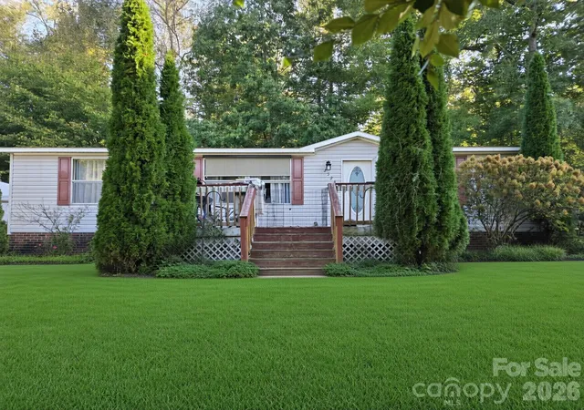 Single family home for sale at 2524 Cabelos Dr, Lincolnton, NC 28092 | MLS# 4435687