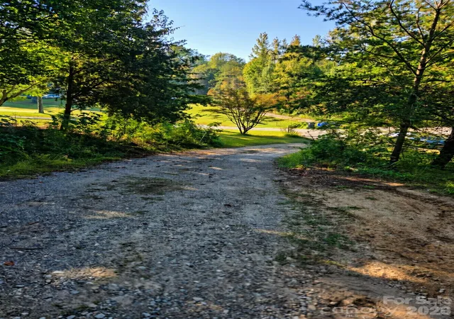 Photo 2 of Single family home for sale at 2524 Cabelos Dr, Lincolnton, NC 28092 | MLS# 4435687 | Listing updated on 2026-10-27