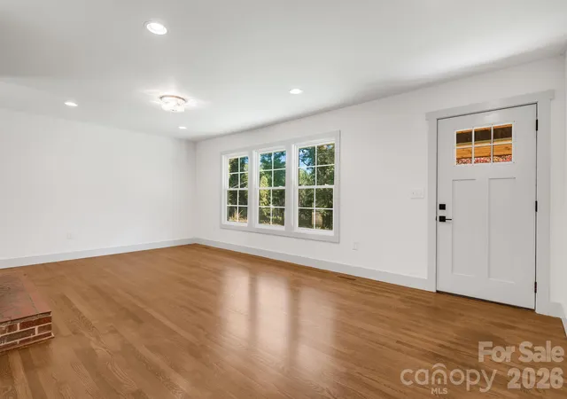 Photo 3 of Single family home for sale at 174 Twisted Tree Ln, Horse Shoe, NC 28742 | MLS# 4435693 | Listing updated on 2026-10-28