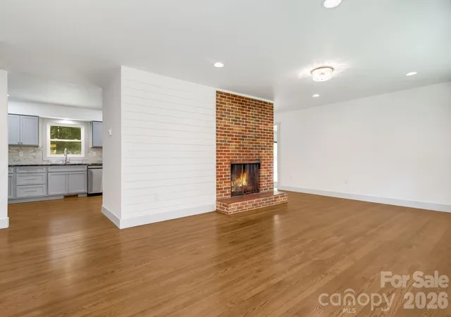Photo 4 of Single family home for sale at 174 Twisted Tree Ln, Horse Shoe, NC 28742 | MLS# 4435693 | Listing updated on 2026-10-28