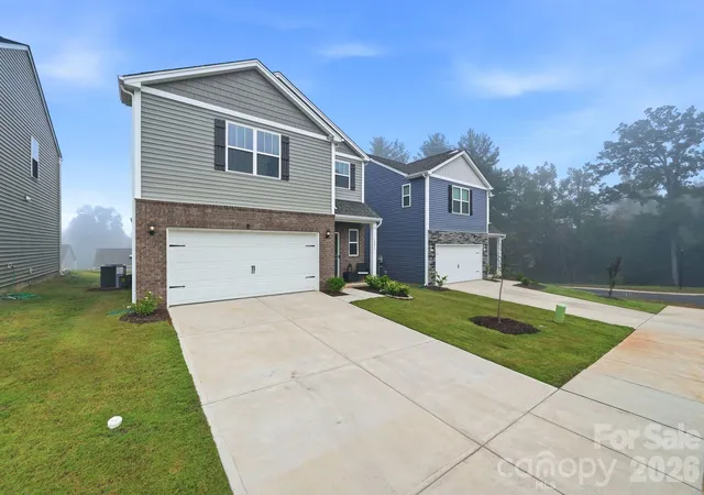 Photo 1 of Single family home for sale at 1371 37th Avenue Ln, Hickory, NC 28601 | MLS# 4435694 | Listing updated on 2026-10-24