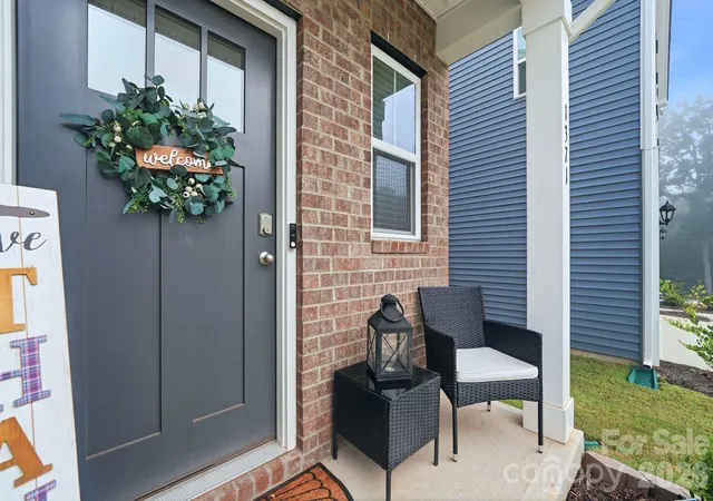 Photo 4 of Single family home for sale at 1371 37th Avenue Ln, Hickory, NC 28601 | MLS# 4435694 | Listing updated on 2026-10-24