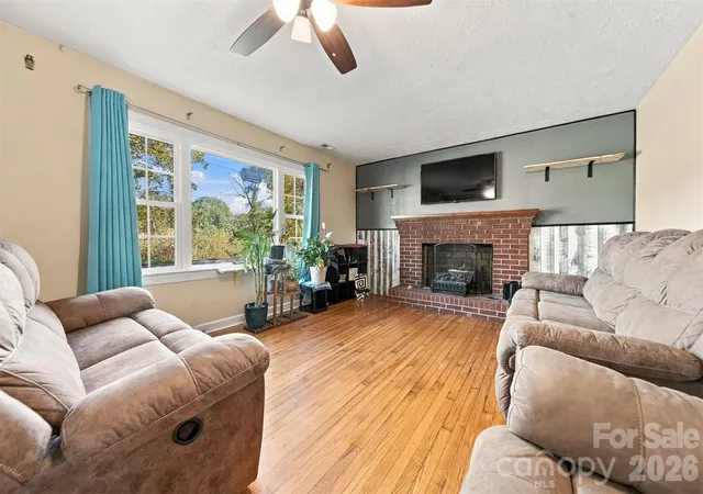 Photo 3 of Single family home for sale at 640 Diamondhead Dr, Lenoir, NC 28645 | MLS# 4435699 | Listing updated on 2026-10-20