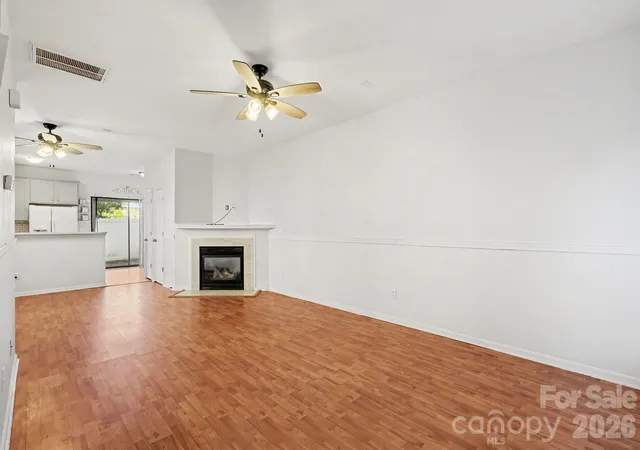 Photo 4 of Townhouse for sale at 4952 Kotlik Dr, Charlotte, NC 28269 | MLS# 4435704 | Listing updated on 2026-10-25