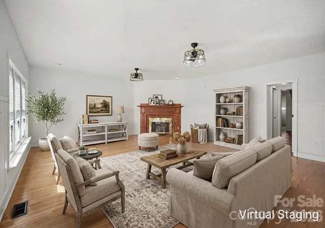 Photo 4 of Single family home for sale at 743 S College Ave, Newton, NC 28658 | MLS# 4435716 | Listing updated on 2026-10-23