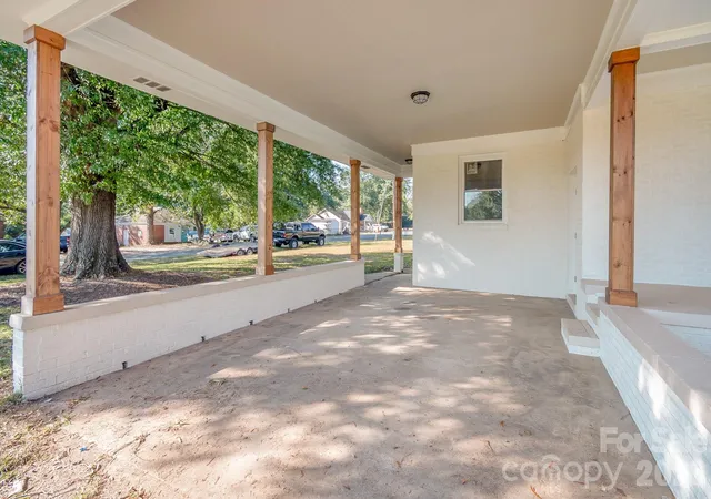 Photo 3 of Single family home for sale at 212 S Sycamore St, Pageland, SC 29728 | MLS# 4435734 | Listing updated on 2026-10-20