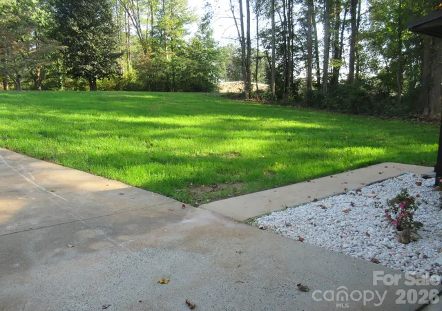 Photo 4 of Single family home for sale at 167 Sunny Hl Dr, Lincolnton, NC 28092 | MLS# 4435736 | Listing updated on 2026-10-23