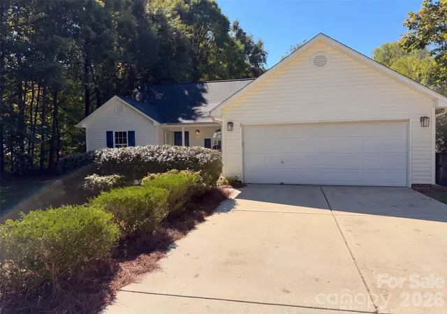 Photo 1 of Sale Pending at 4315 Enoch Dr, Charlotte, NC 28269 | MLS# 4435738 | Listing updated on 2026-10-29