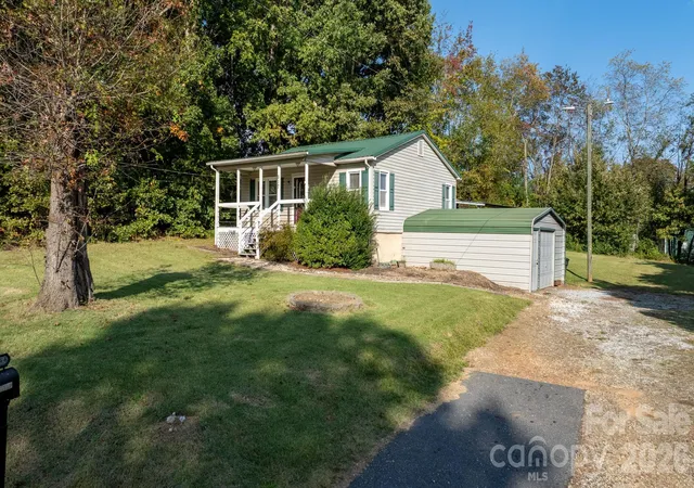 Photo 2 of Single family home for sale at 617 Hawthorne St, Hudson, NC 28638 | MLS# 4435748 | Listing updated on 2026-10-19