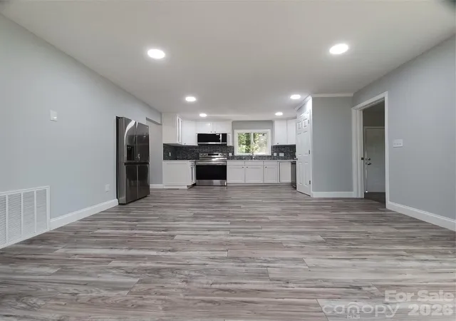 Photo 3 of Single family home for sale at 5717 Ruth Dr, Charlotte, NC 28215 | MLS# 4435760 | Listing updated on 2026-10-23