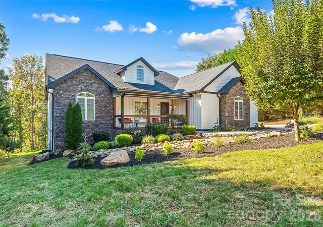 Photo 1 of Single family home for sale at 410 Timberland Dr, Marion, NC 28752 | MLS# 4435762 | Listing updated on 2026-10-28