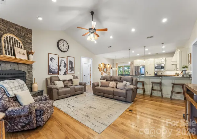 Photo 4 of Single family home for sale at 410 Timberland Dr, Marion, NC 28752 | MLS# 4435762 | Listing updated on 2026-10-28