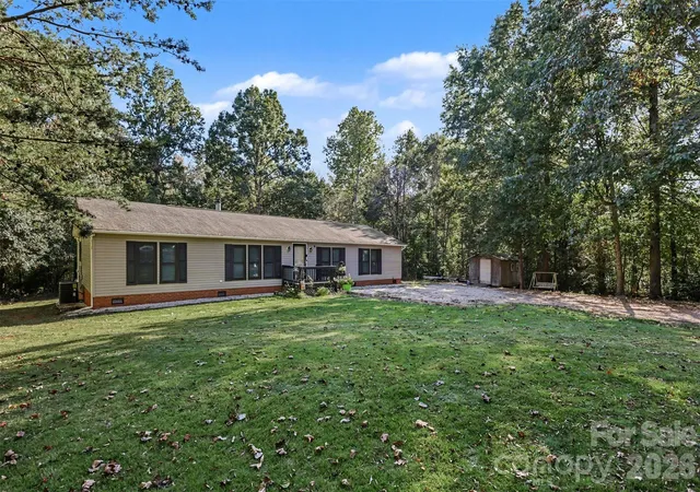 Photo 1 of Single family home for sale at 5821 Hidden Oaks Ln, Clover, SC 29710 | MLS# 4435769 | Listing updated on 2026-10-27