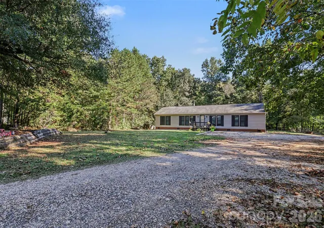 Photo 2 of Single family home for sale at 5821 Hidden Oaks Ln, Clover, SC 29710 | MLS# 4435769 | Listing updated on 2026-10-27