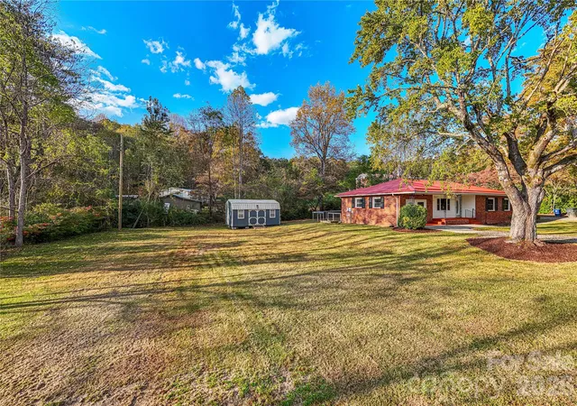 Photo 2 of Single family home for sale at 140 Catheys Crk Church Rd, Brevard, NC 28712 | MLS# 4435775 | Listing updated on 2026-10-20