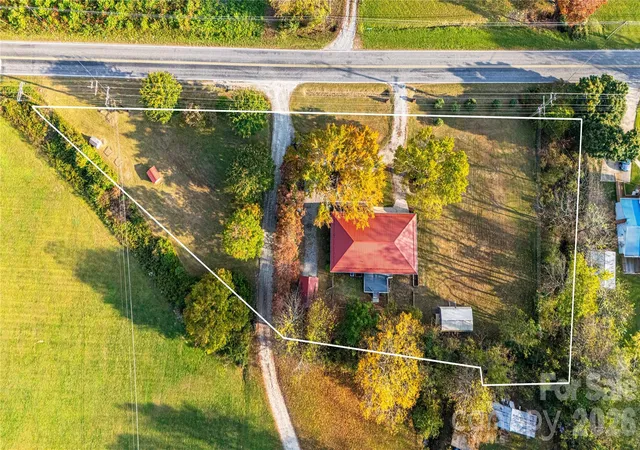 Photo 3 of Single family home for sale at 140 Catheys Crk Church Rd, Brevard, NC 28712 | MLS# 4435775 | Listing updated on 2026-10-20