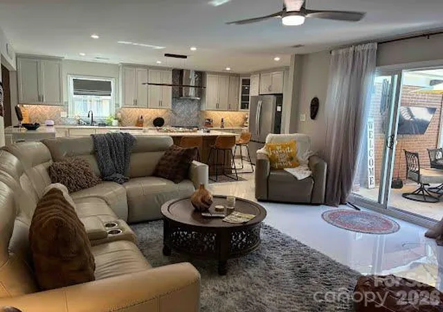 Photo 1 of Single family home for sale at 11720 Shandon Cir, Charlotte, NC 28226 | MLS# 4435809 | Listing updated on 2026-10-20