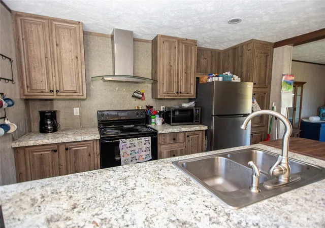 Photo 4 of Single family home for sale at 104 Waynes Pl, Kings Mountain, NC 28086 | MLS# 4435813 | Listing updated on 2026-10-28