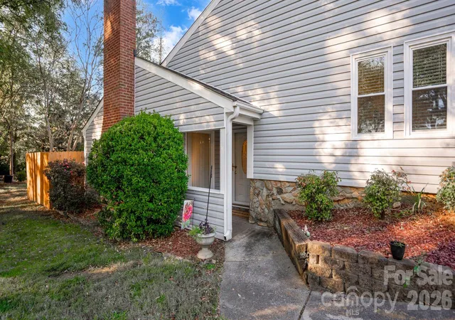 Condo for sale at 1702 Renard Ridge Rd, Charlotte, NC 28212 | MLS# 4435819