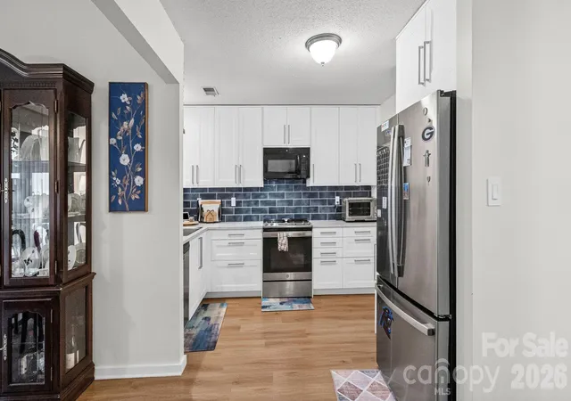 Photo 3 of Condo for sale at 1702 Renard Ridge Rd, Charlotte, NC 28212 | MLS# 4435819 | Listing updated on 2026-10-26