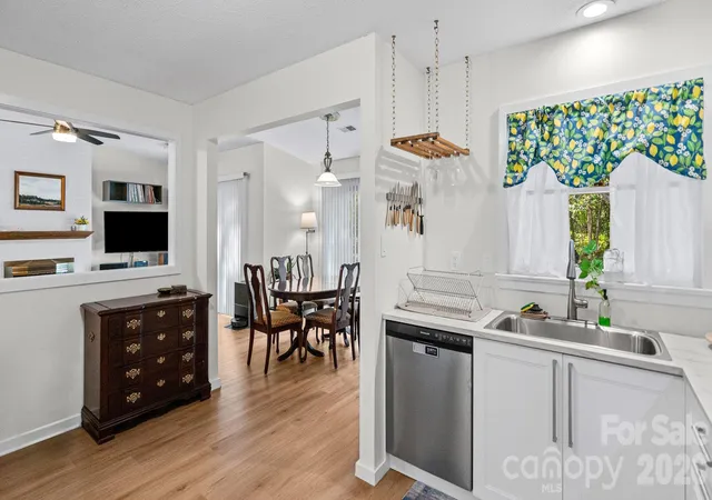 Photo 4 of Condo for sale at 1702 Renard Ridge Rd, Charlotte, NC 28212 | MLS# 4435819 | Listing updated on 2026-10-26