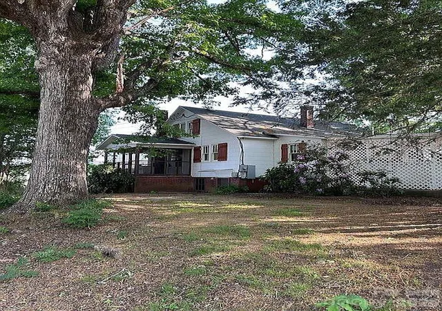 Photo 1 of Single family home for sale at 4831 Sulphur Springs Rd NE, Hickory, NC 28601 | MLS# 4435820 | Listing updated on 2026-10-19