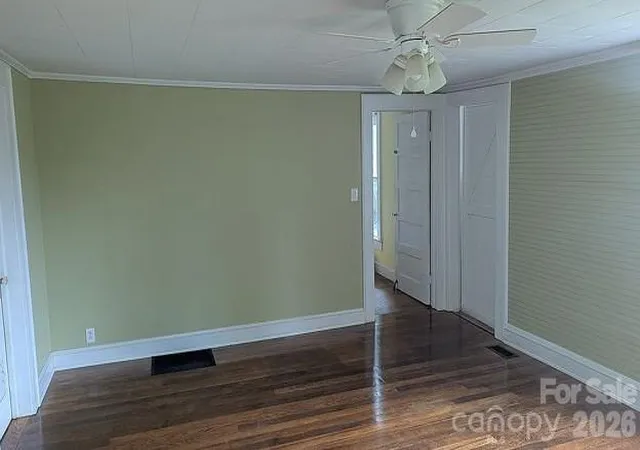 Photo 4 of Single family home for sale at 4831 Sulphur Springs Rd NE, Hickory, NC 28601 | MLS# 4435820 | Listing updated on 2026-10-19