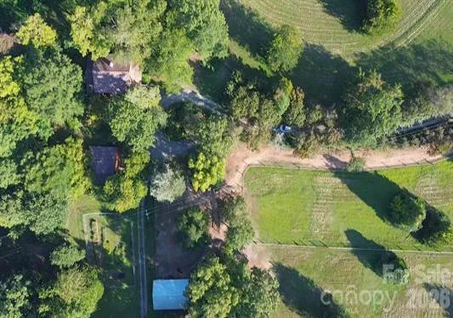 Photo 2 of Single family home for sale at 700 N Trade Ave, Landrum, SC 29356 | MLS# 4435821 | Listing updated on 2026-10-20