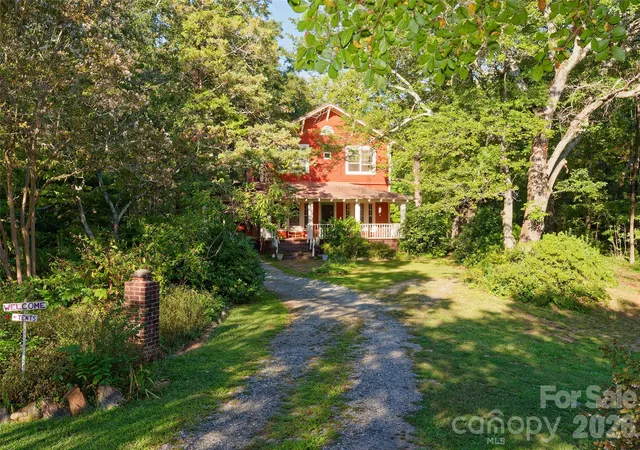 Photo 3 of Single family home for sale at 700 N Trade Ave, Landrum, SC 29356 | MLS# 4435821 | Listing updated on 2026-10-20