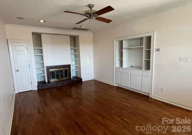 Listing Photo 4 - Condo for sale in building located at 308 N Grn St, Morganton, NC 28655 - Unit #5